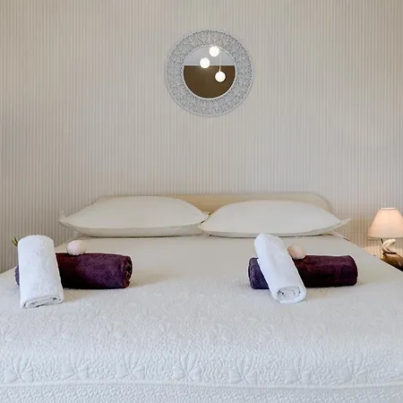 Sea Rhapsody Апартаменти